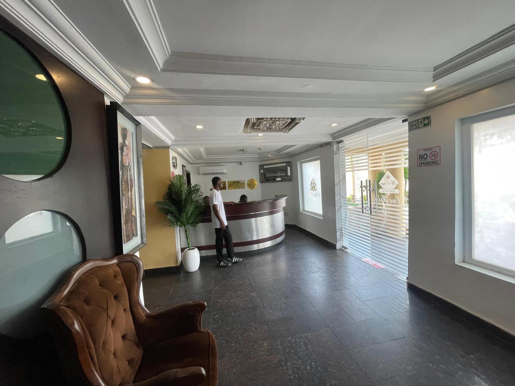 Presken K-One Hotell Ikeja Eksteriør bilde